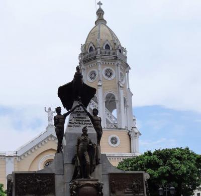 Immerse yourself in the fascinating history of the panamá canal with 2 hours at the miraf