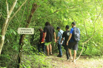 Embárcate en una emocionante aventura en boquete, explorando algunas de las cascadas más